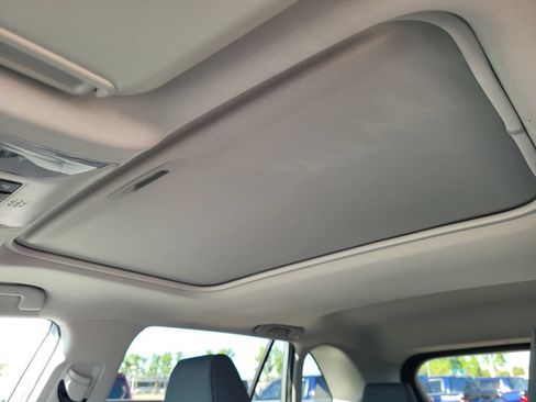 Used 2022 Toyota RAV4 XLE w/ Convenience Package FWD image 13