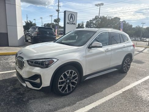 Used 2020 BMW X1 xDrive28i w/ Premium Package AWD/4WD image 3