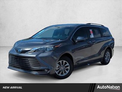 New 2025 Toyota Sienna XLE