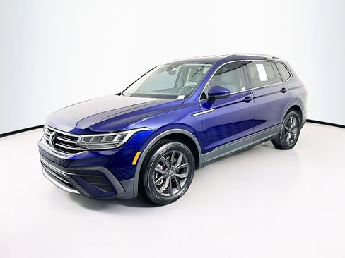 Used 2022 Volkswagen Tiguan SE image 3