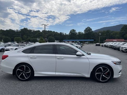Used 2018 Honda Accord Sport image 7