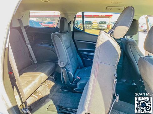 Used 2019 GMC Acadia SLE w/ LPO, Black Accent Package image 29