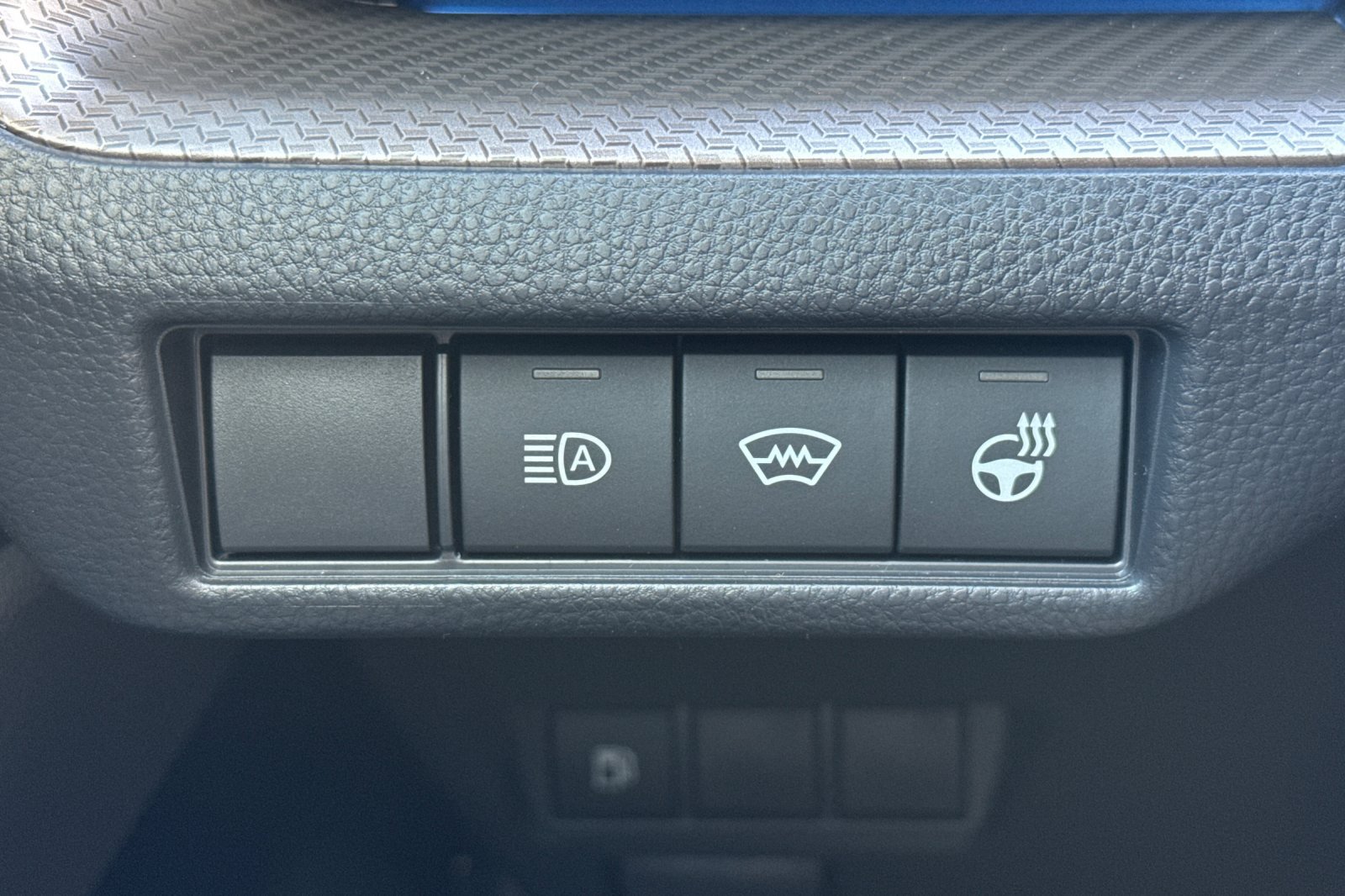 New 2027 Toyota Prius XLE FWD image 30
