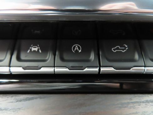 Used 2024 GMC Sierra 1500 SLT w/ SLT Convenience Package image 53