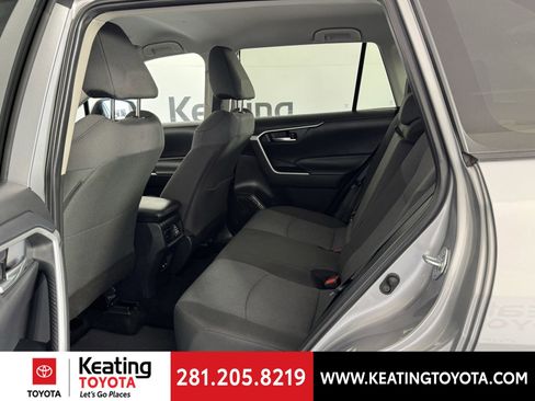 Used 2025 Toyota RAV4 XLE image 17