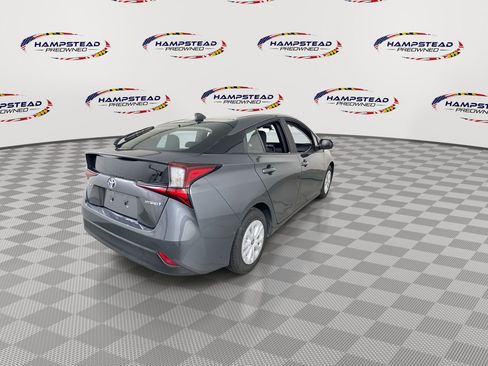 Used 2022 Toyota Prius LE FWD image 8