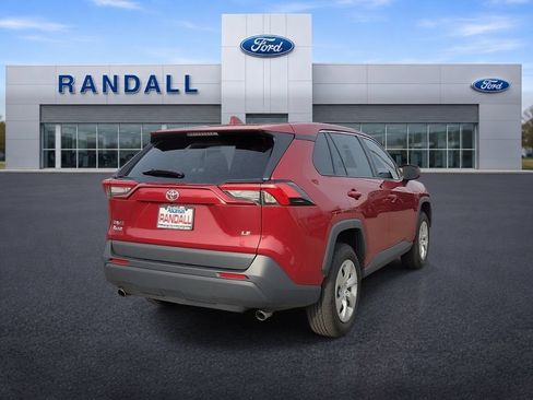 Used 2022 Toyota RAV4 LE FWD image 5