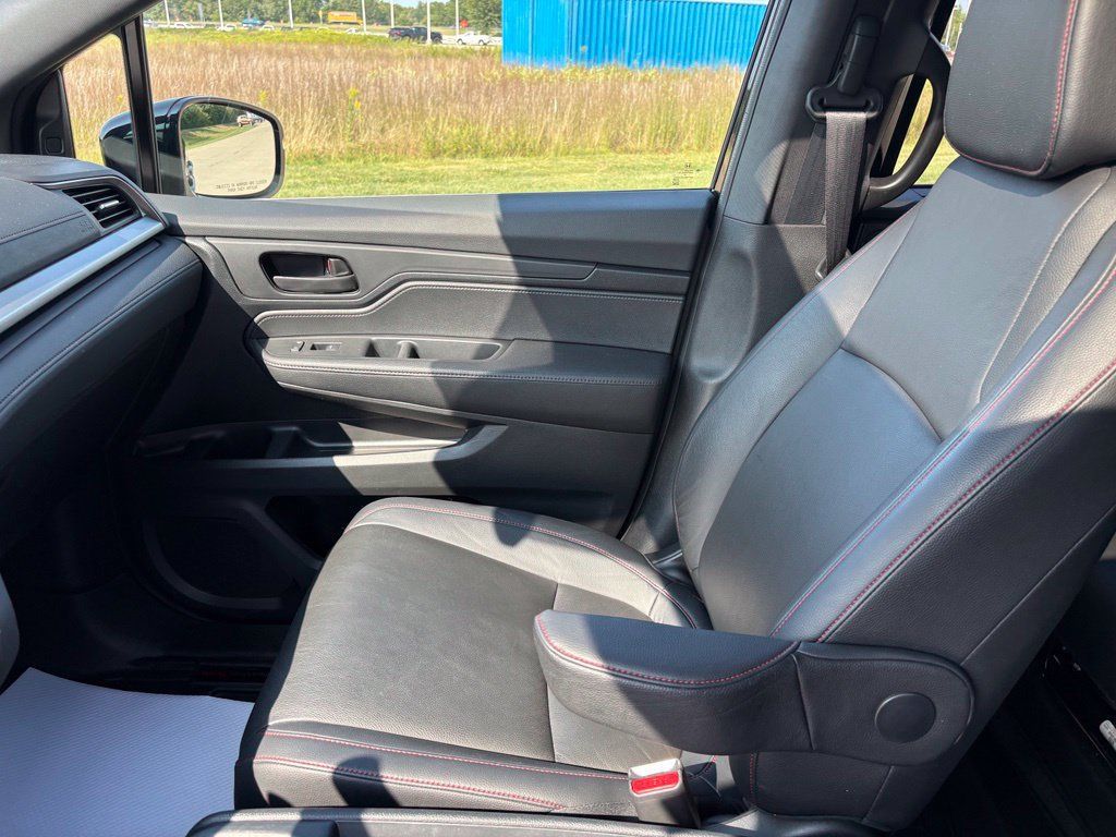 Used 2023 Honda Odyssey Sport image 16