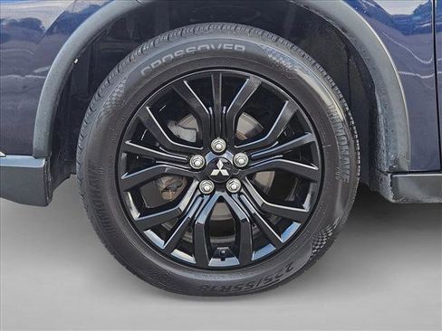 Used 2019 Mitsubishi Outlander SE image 26