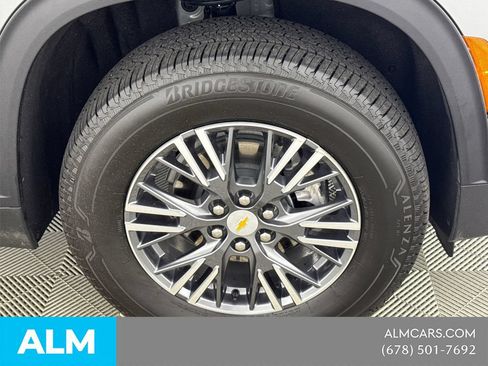 Used 2026 Chevrolet Traverse LT w/ Driver Confidence Package FWD image 15