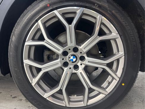 Used 2019 BMW X7 xDrive40i w/ Premium Package image 32