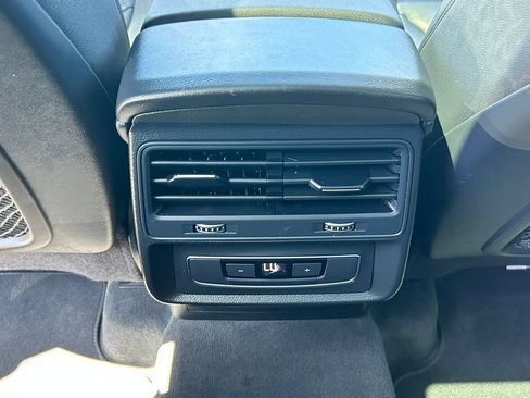 Used 2022 Audi Q7 3.0T Premium Plus AWD/4WD image 34