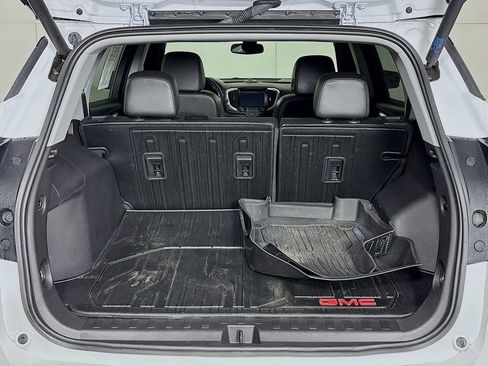 Certified 2024 GMC Terrain SLT w/ Infotainment Package II image 32