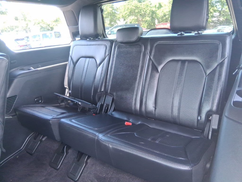 Used 2021 Ford Expedition Limited AWD/4WD image 18
