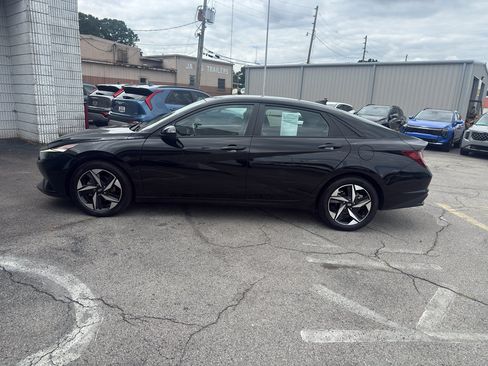 Used 2023 Hyundai Elantra SEL w/ Convenience Package FWD image 9
