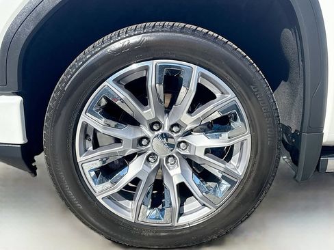 Used 2025 GMC Sierra 1500 Denali w/ Denali Reserve Package AWD/4WD image 32