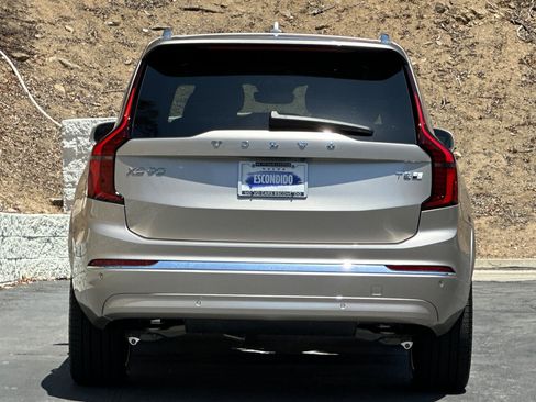 New 2026 Volvo XC90 T8 Plus AWD/4WD image 5