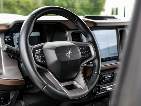 Used 2023 Ford Bronco Outer Banks image 13