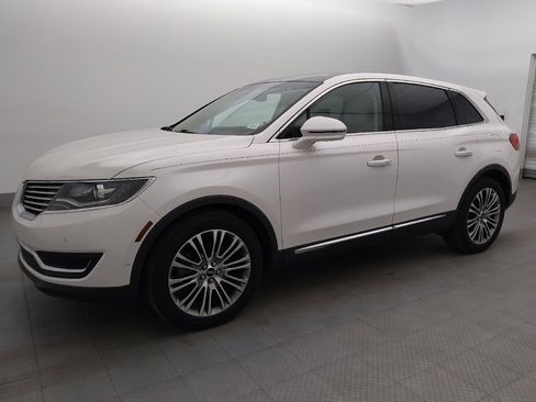 Used 2016 Lincoln MKX Reserve w/ Technology Package FWD image 2