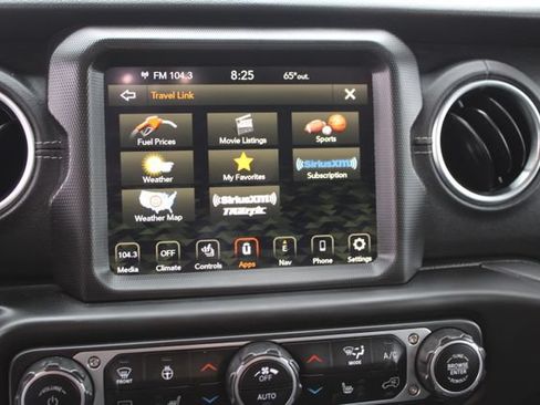 Used 2022 Jeep Wrangler Unlimited Sahara w/ Cold Weather Group AWD/4WD image 23