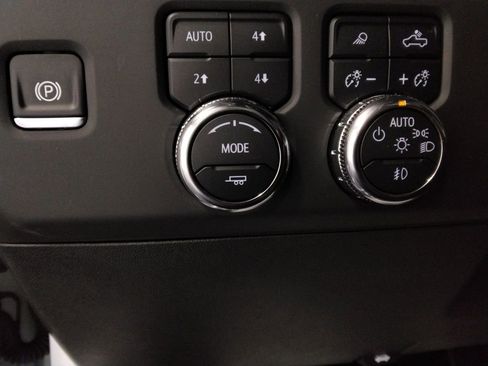 Used 2025 GMC Sierra 2500 Denali w/ Denali Reserve Package image 17