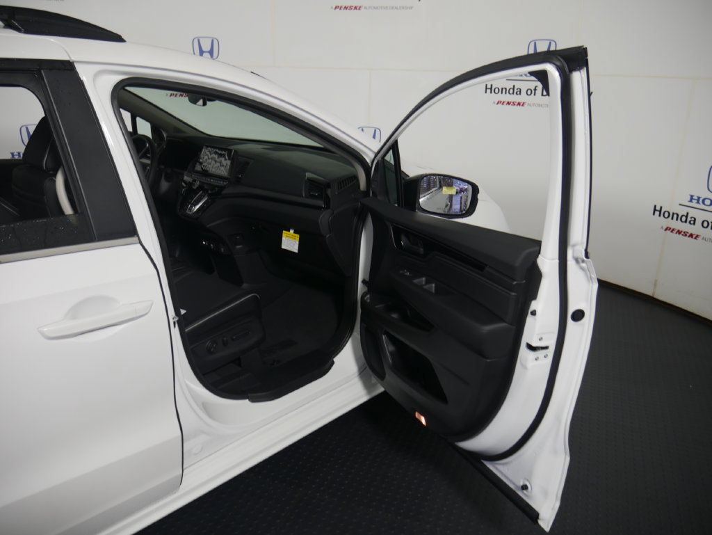 New 2027 Honda Odyssey Touring image 7