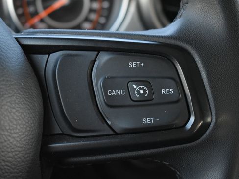 Used 2023 Jeep Gladiator Sport image 19