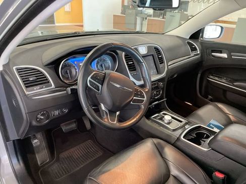 Used 2019 Chrysler 300 Touring L w/ Quick Order Package 22F RWD image 10