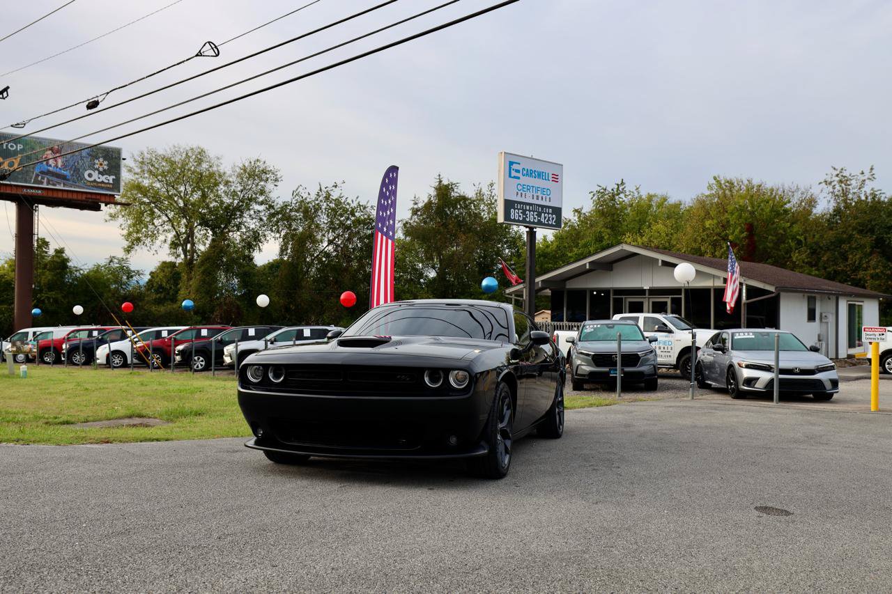 Used 2019 Dodge Challenger R/T RWD image 4