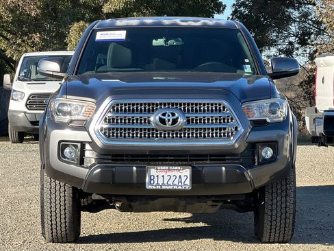 Used 2016 Toyota Tacoma TRD Off-Road image 10