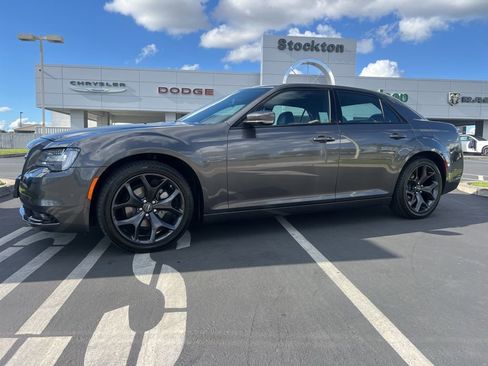 Used 2023 Chrysler 300 S RWD image 1