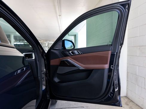 Certified 2025 BMW X6 xDrive40i image 29