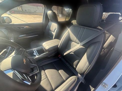 New 2026 Chevrolet Traverse High Country w/ LPO, Floor Liner Package FWD image 10
