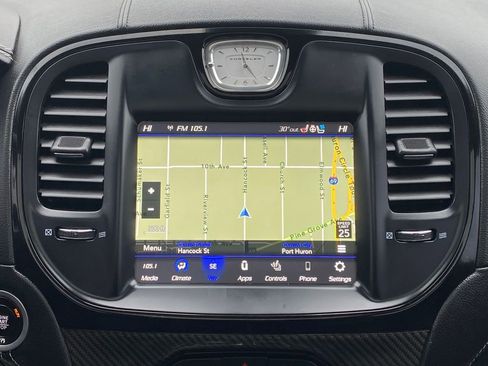 Used 2023 Chrysler 300 C image 28