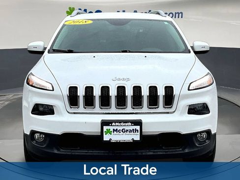 Used 2018 Jeep Cherokee Latitude w/ Cold Weather Group AWD/4WD image 2