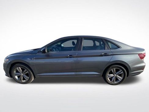 Used 2019 Volkswagen Jetta R-Line w/ R-Line Cold Weather Package image 4