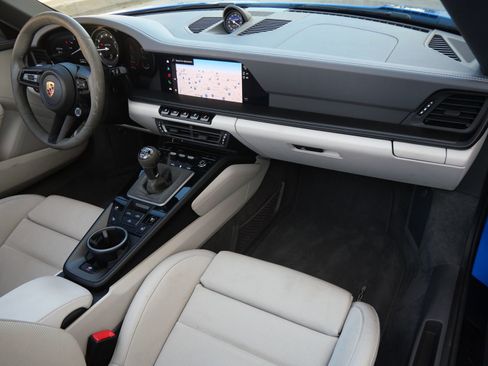 Used 2024 Porsche 911 Carrera GTS image 17