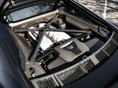 Used 2017 Audi R8 V10 plus image 32