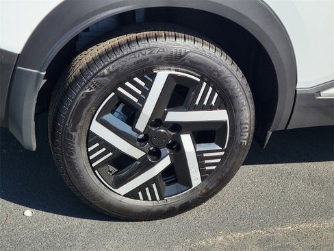 New 2026 Nissan Kicks SV w/ SV Premium Package image 3