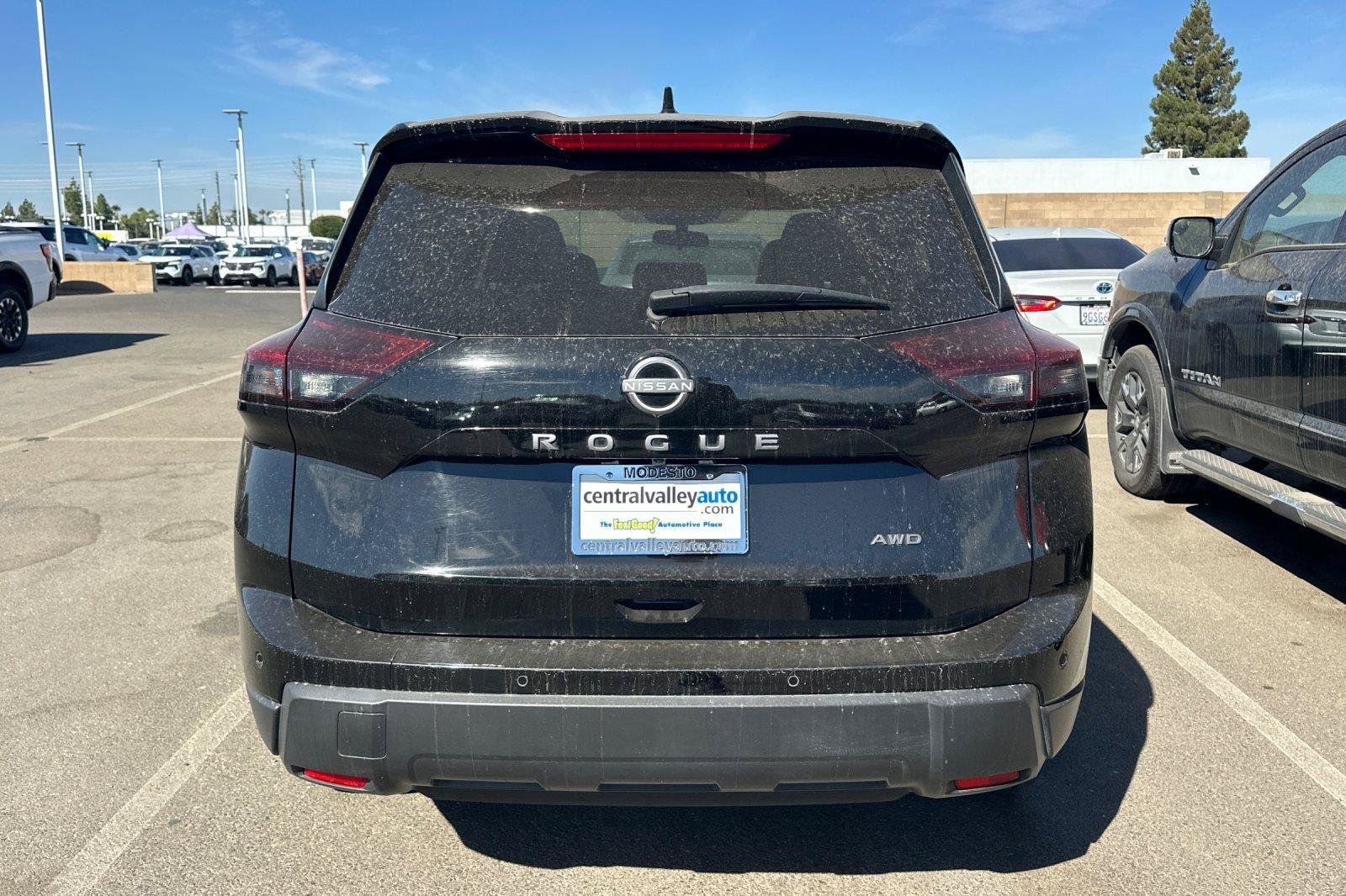 Certified 2025 Nissan Rogue SV AWD/4WD image 6