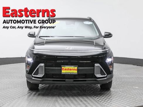 Used 2024 Hyundai Kona SEL image 2