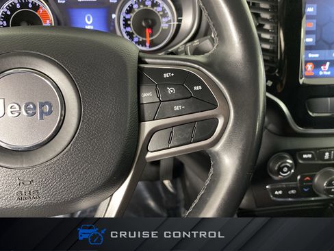 Used 2019 Jeep Cherokee Limited image 22