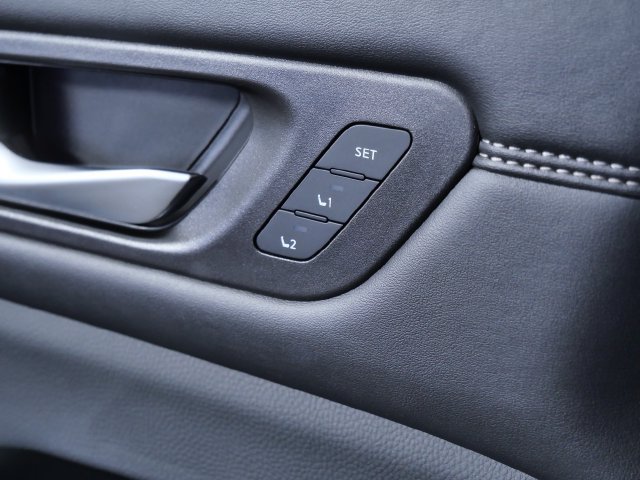 Used 2023 Nissan Pathfinder Platinum AWD/4WD image 30