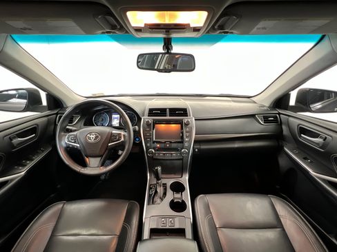 Used 2017 Toyota Camry XLE w/ Moonroof Package FWD image 10