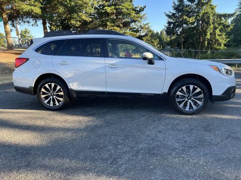 Used 2015 Subaru Outback 2.5i Limited AWD/4WD image 4