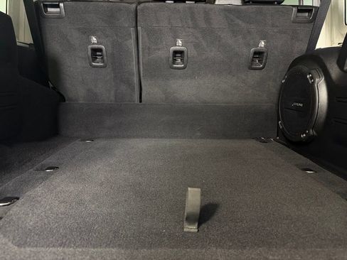 Used 2021 Jeep Wrangler Unlimited Sahara AWD/4WD image 27