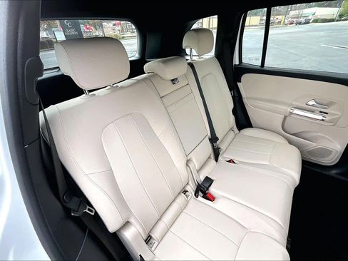 Certified 2025 Mercedes-Benz GLB 250 image 19