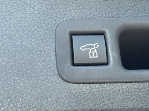 New 2026 Toyota Sienna XLE FWD image 17