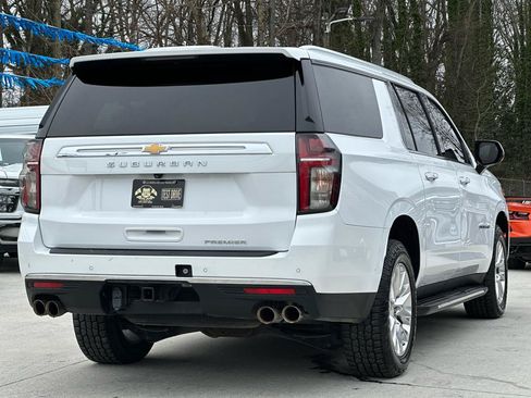 Used 2022 Chevrolet Suburban Premier AWD/4WD image 7