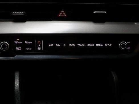 Used 2025 Kia Sportage EX w/ Premium Package image 32